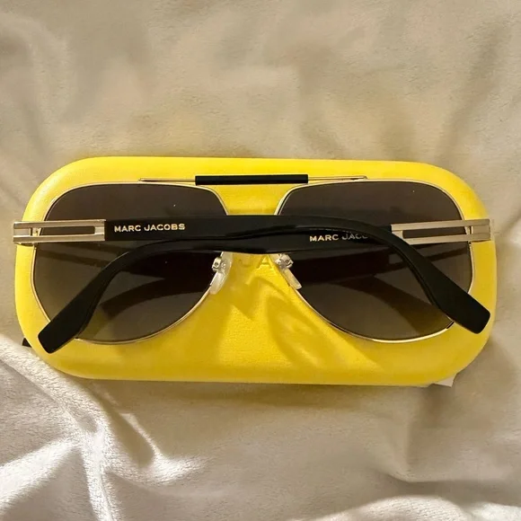 Marc Jacobs Gold Frame Men’s Aviator Sunglasses - Picture 4 of 7